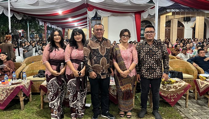 Syukuran Pelantikan Anggota DPRD SUMUT Mangapul Purba, SE Meriah, Diawali Dengan Ibadah dan Penyerahan Simbolis Tali Asih